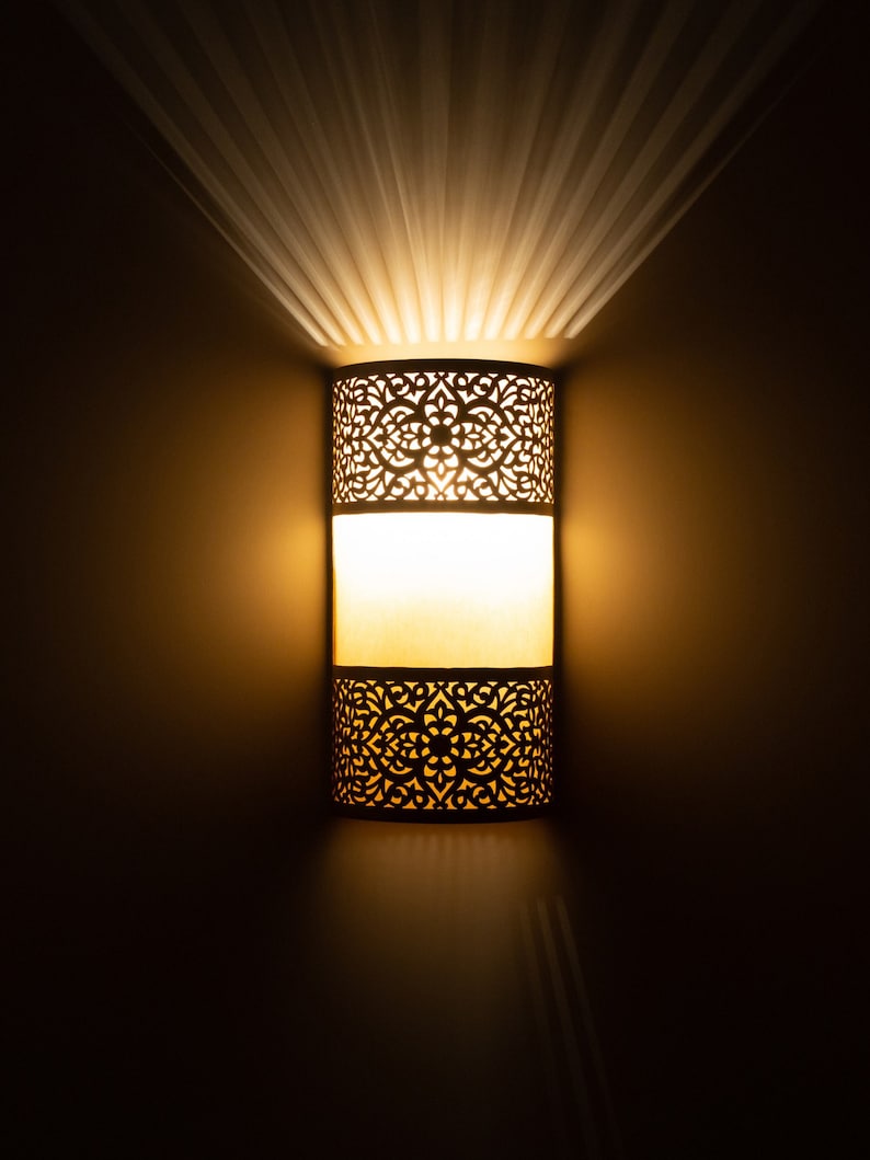 Luxurious Moroccan Wall Lamp - 100% Handmade Antique Brass Wall Sconce for Elegant Lighting